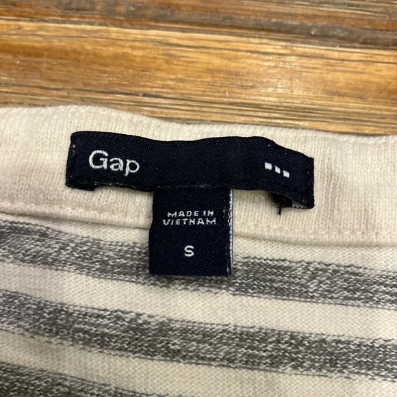 GAP small off white and grey striped dress with 3/4 sleeve. - Picture 3 of 3